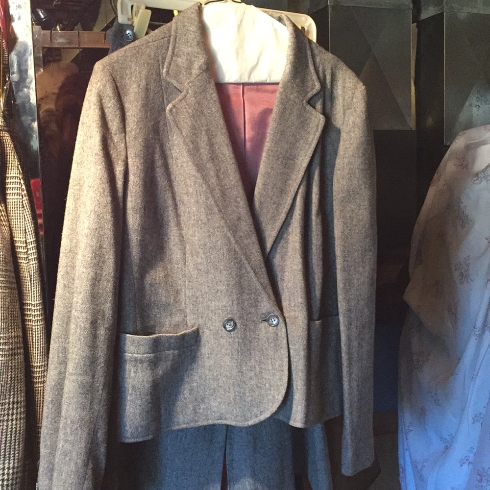 Kirkland Hall two piece suit set